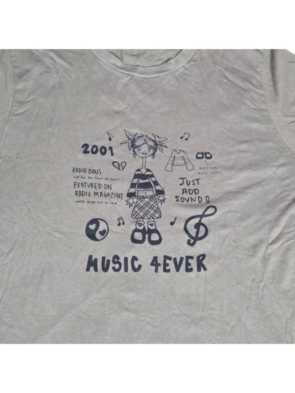 Radio Dolls Music 4Ever Graphic T-Shirt Olive Green Short Sleeve Crewneck 2001 D